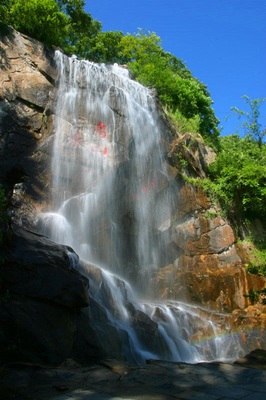 花果山:位于江蘇省連云港市南云臺(tái)山中麓,.